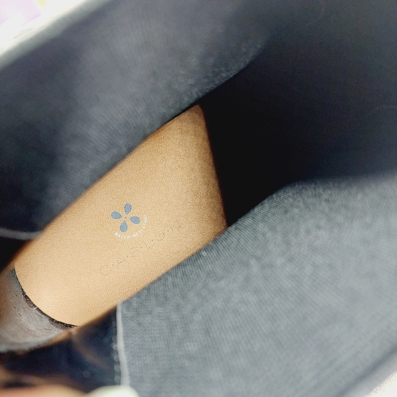 New Caslon Miller Brown Suede Pull On Water Resistant Lug Chelsea Bootie T78 - Picture 10 of 11